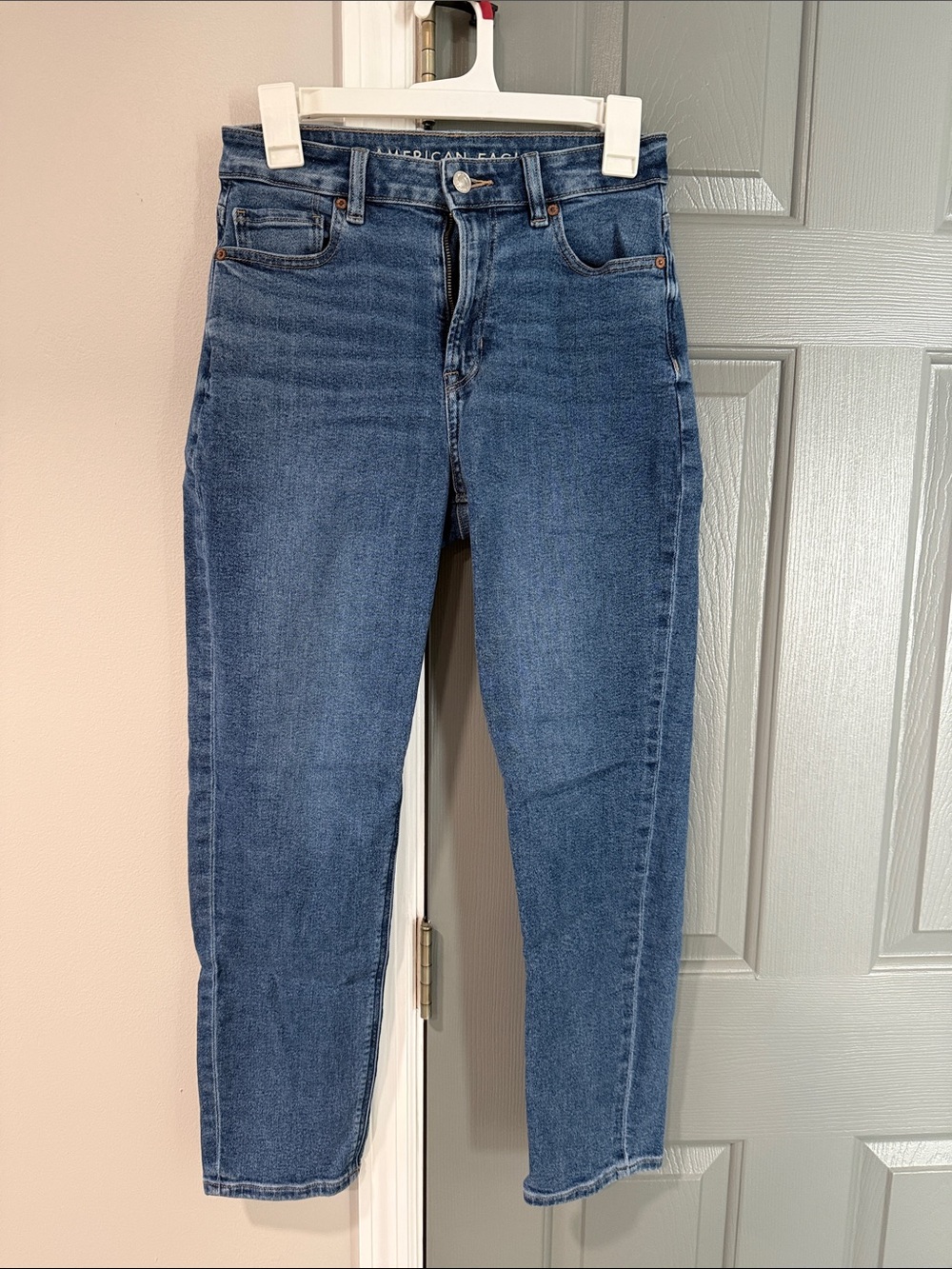 American Eagle Outfitters High-Rise Mom Jean Stretch Jeans in Dark Blue Wash